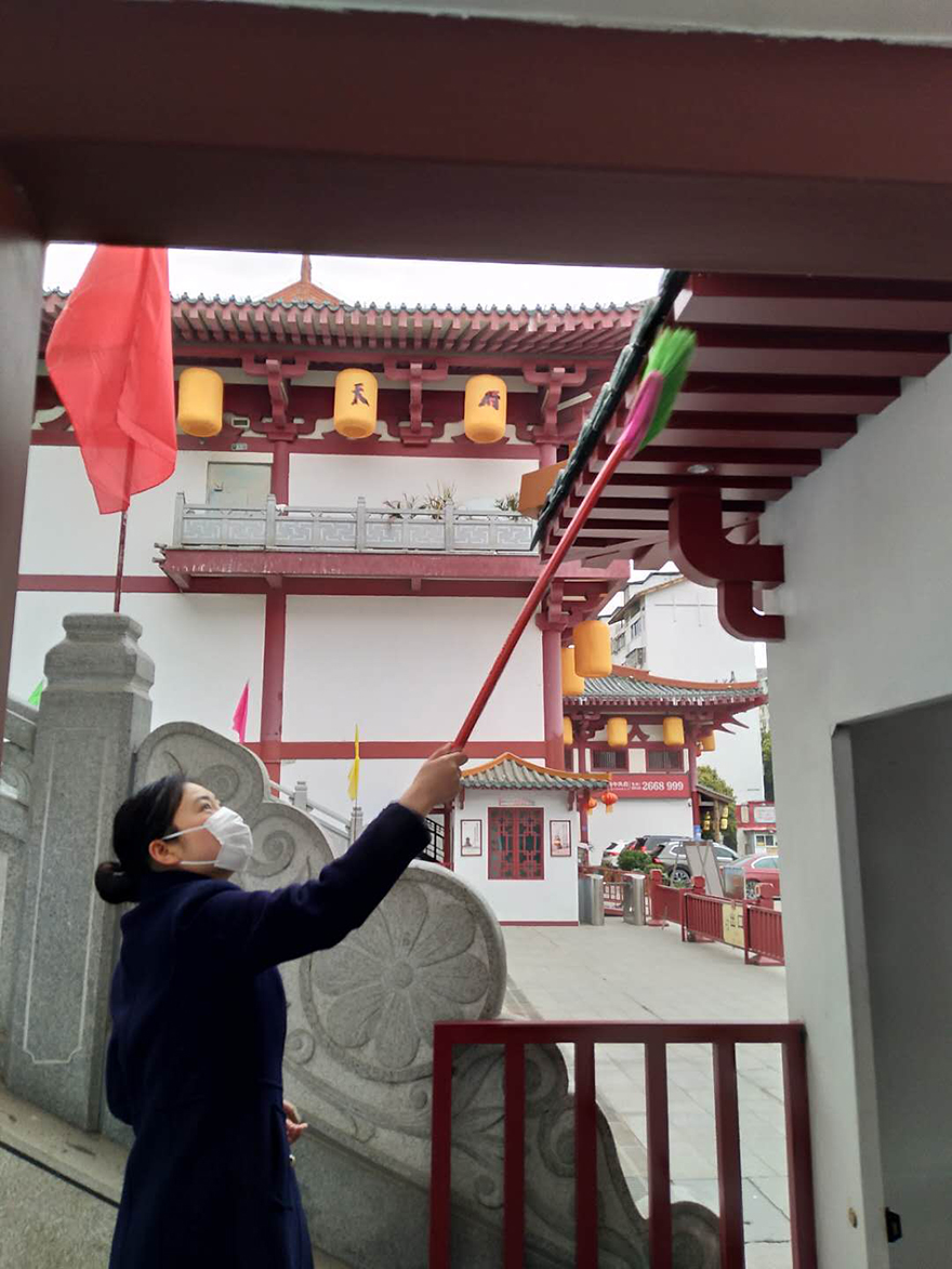 越王樓公司開展大(dà)掃除活動1