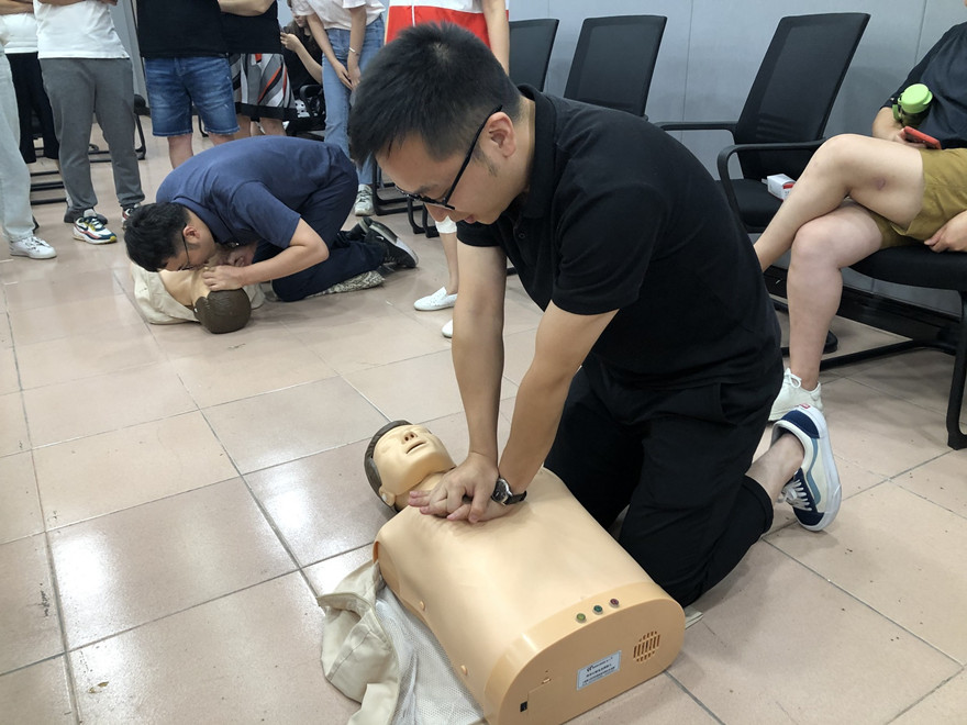 與會人(rén)員心肺複蘇技能實操_副本
