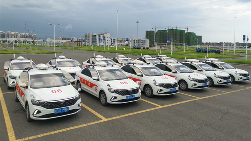 五合一(yī / yì ／yí)考場考試車輛
